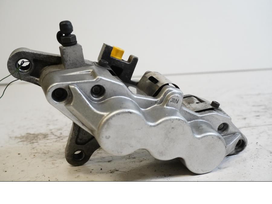 Baksidan på Bromsok från en Kawasaki VN 1600 Mean Streak -2004 motorcykel.