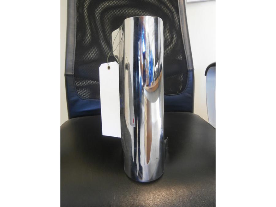 Vänster sida på Gaffelkrom från en Suzuki VL 1500 -2002 motorcykel.