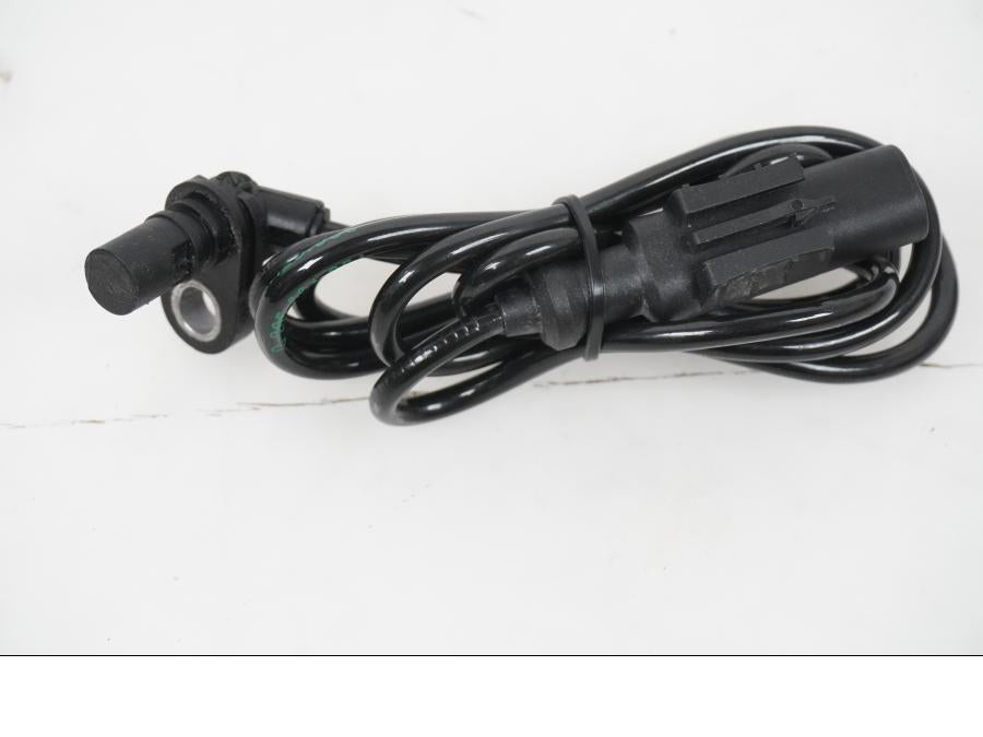 Baksidan på ABS givare från en KTM 1290 Super Adventure S -2022 motorcykel.