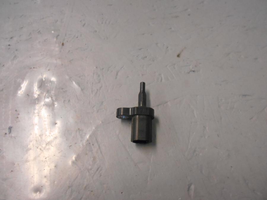 Framsidan på Temperatursensor från en Triumph Tiger 800 -2016 motorcykel.