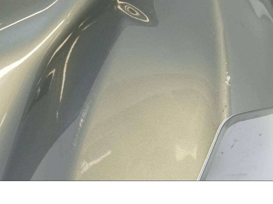 Extrabild2 på Bensintankskåpa från en BMW K 1200 S -2006 motorcykel.