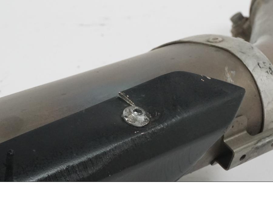 Extrabild1 på Ljuddämpare från en Yamaha YZF 1000 R1 -2007 motorcykel.