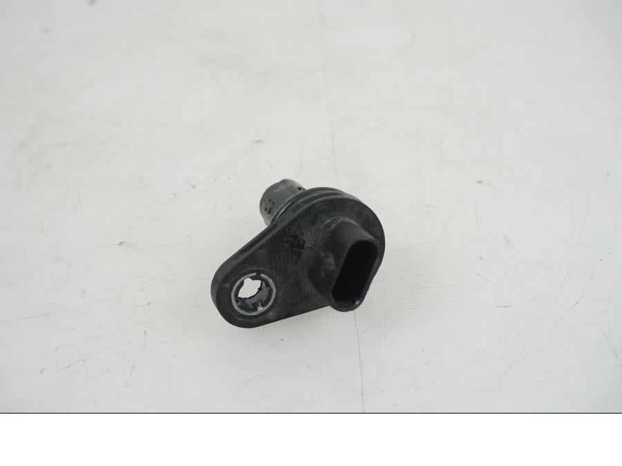 Baksidan på Vevaxelsensor från en BMW F 750 GS -2019 motorcykel.