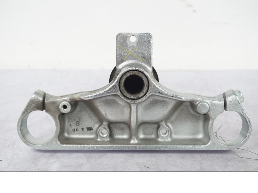 Snett uppifrån på Gaffelkrona från en Honda VT 600 C -1998 motorcykel.