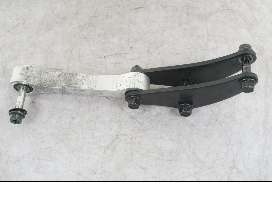 Höger sida på Stötdämparlänkage från en Yamaha MT-09 -2024 motorcykel.