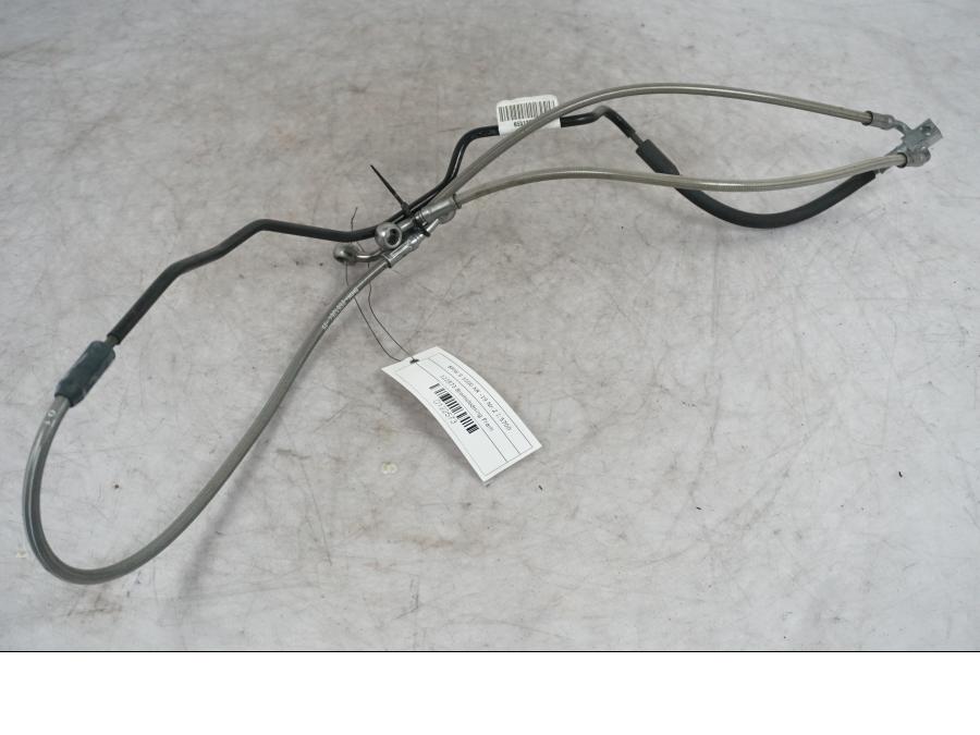 Framsidan på Bromsledning från en BMW S 1000 XR -2019 motorcykel.