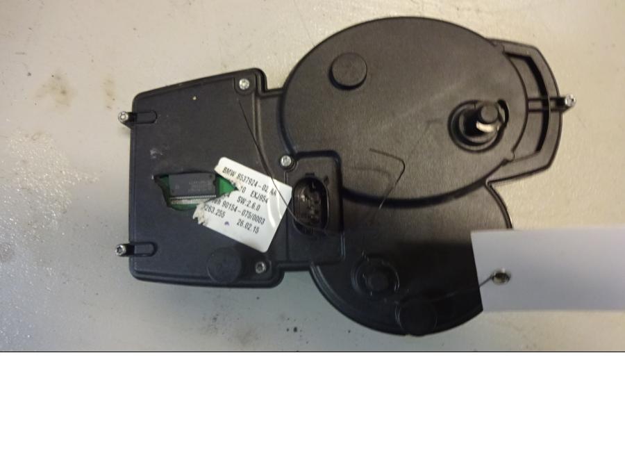 Baksidan på Instrumentpanel från en BMW F 800 GT -2015 motorcykel.