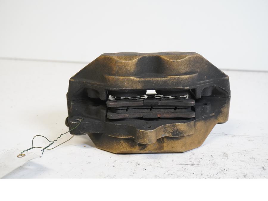 Höger sida på Bromsok från en Honda CBR 900 RR -2000 motorcykel.