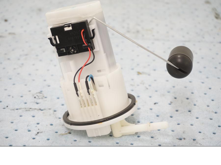 Baksidan på Bensinpump insprut från en Yamaha MT-09 Tracer -2019 motorcykel.