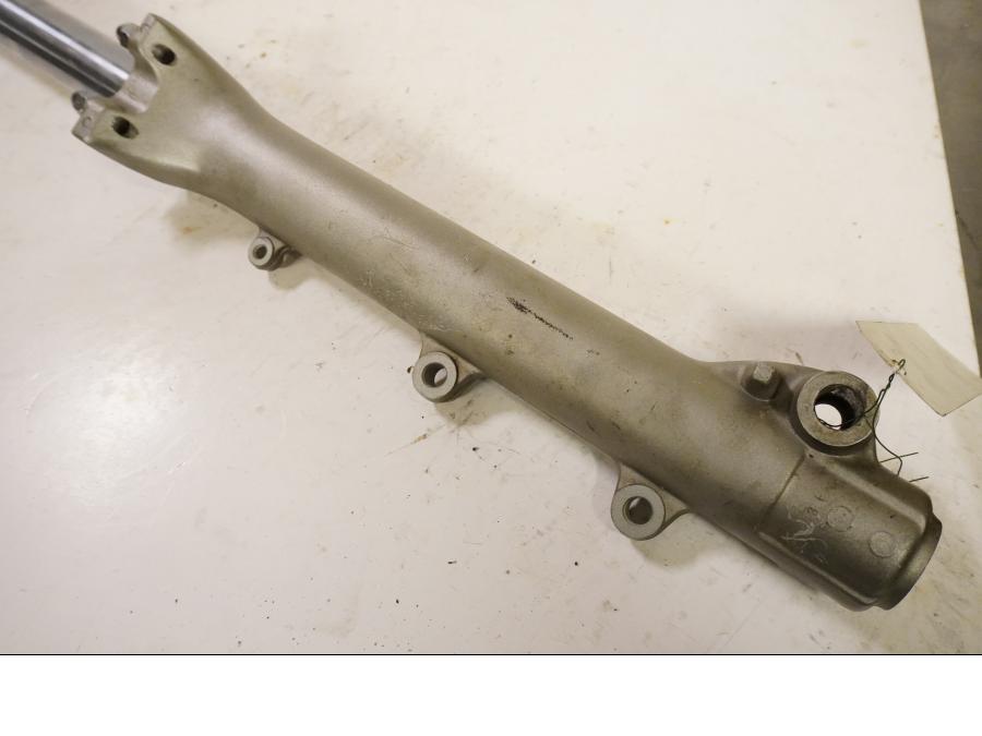 Snett uppifrån på Gaffelben från en Yamaha XV 750 -1995 motorcykel.