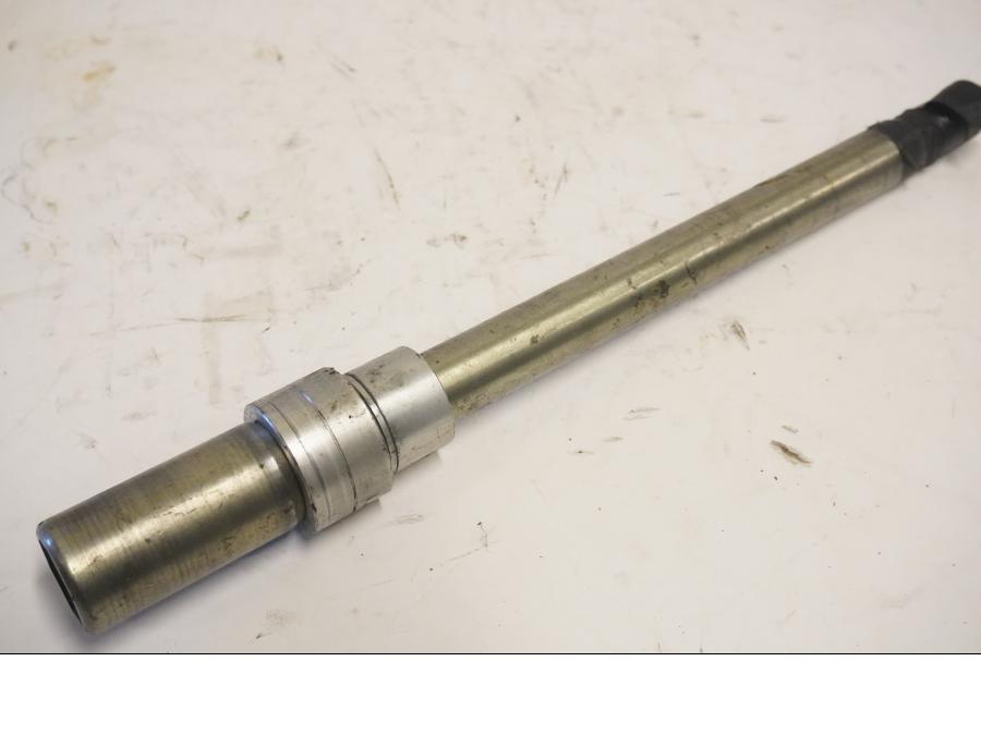 Framsidan på Axel från en Triumph Rocket III -2011 motorcykel.