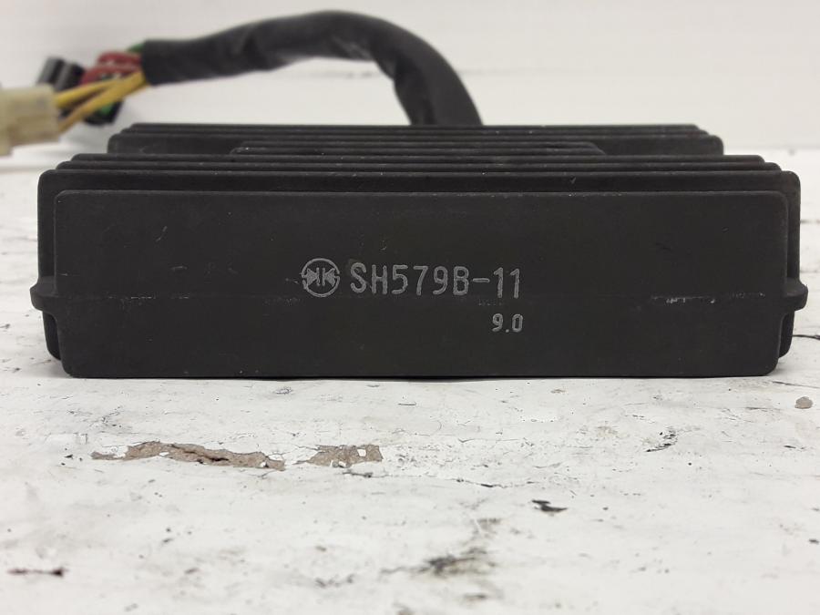 Baksidan pÄ Likriktare frÄn en Ducati 750 SS -2000 motorcykel.