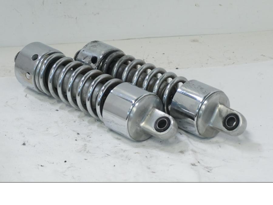 Vänster sida på Stötdämpare från en Kawasaki VN 1500 -1996 motorcykel.