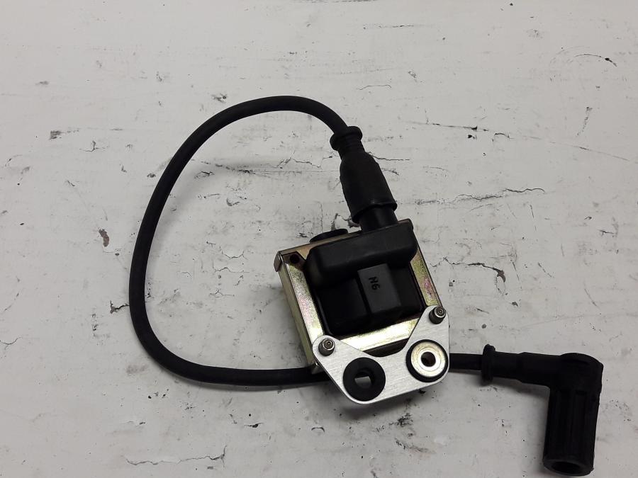 Framsidan på Tändspole från en Ducati 750 SS -2000 motorcykel.