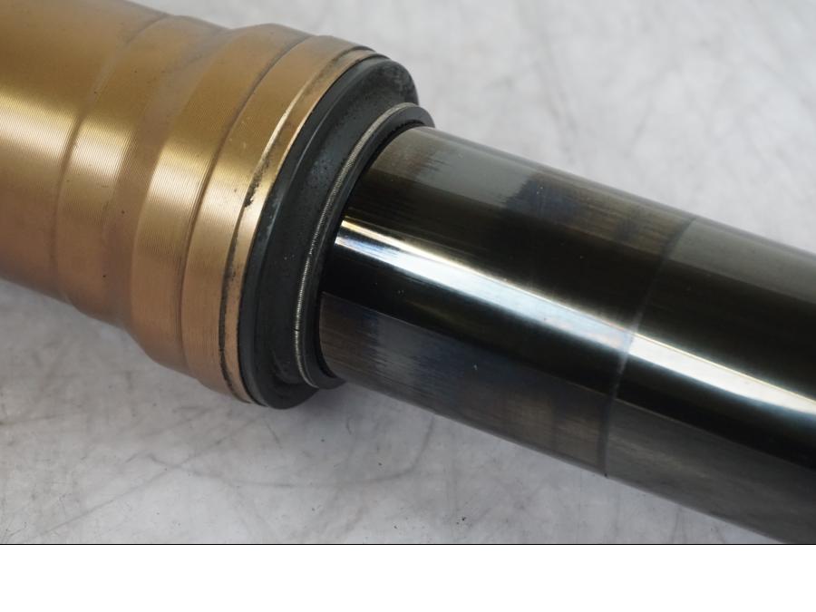 Extrabild6 på Gaffelben från en Kawasaki ZX-10R -2008 motorcykel.