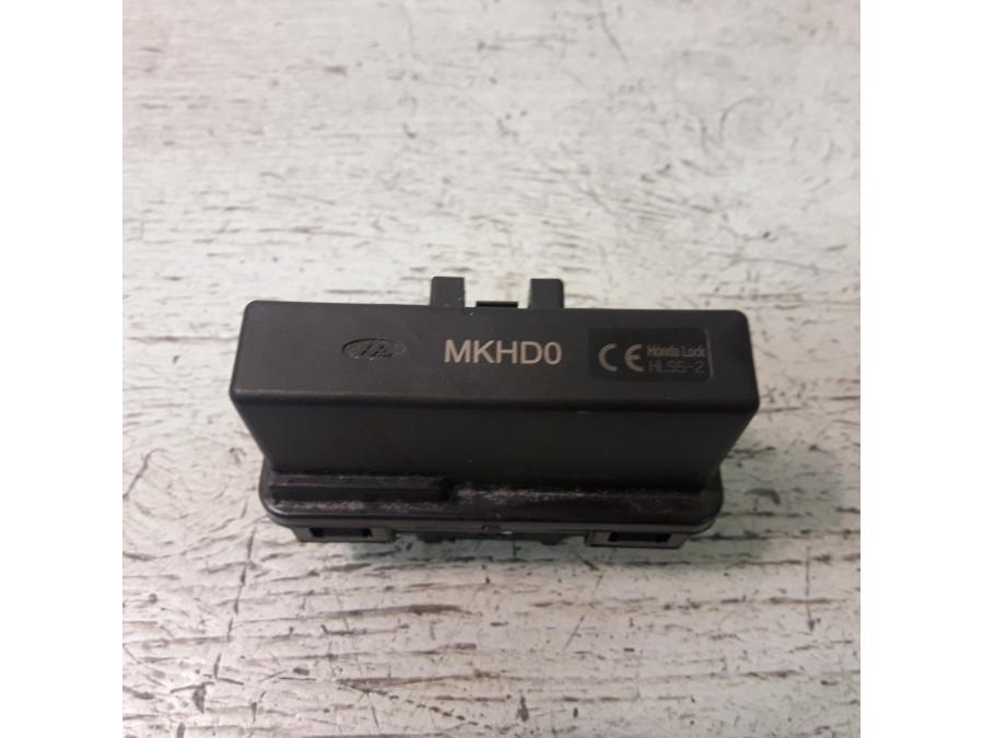 Vänster sida på Låssats från en Honda ADV 750 -2017 motorcykel.