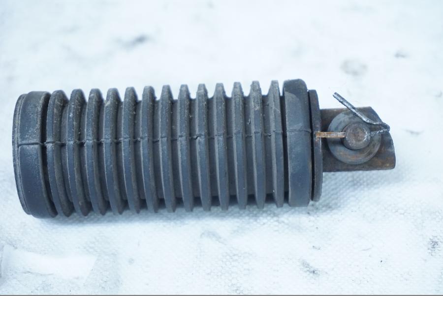 Höger sida på Fotpinne från en Honda XL 600 V -1994 motorcykel.