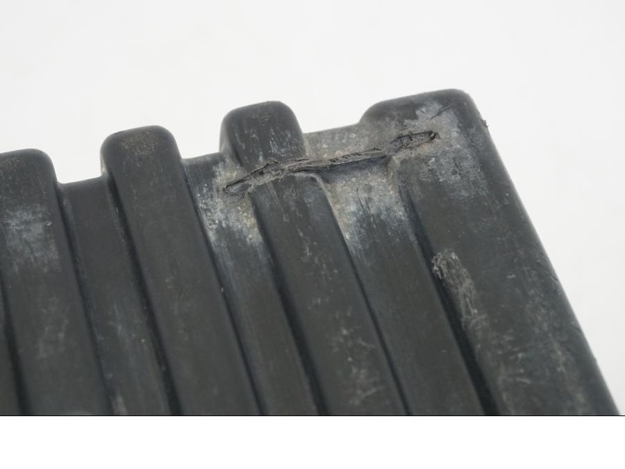 Extrabild3 på Batterihållare från en Honda CB 750 -2002 motorcykel.