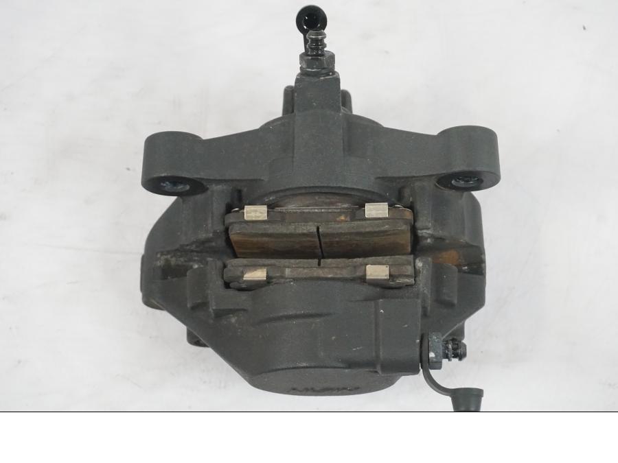 Snett uppifrån på Bromsok från en Kawasaki ZZ-R 1400 -2009 motorcykel.