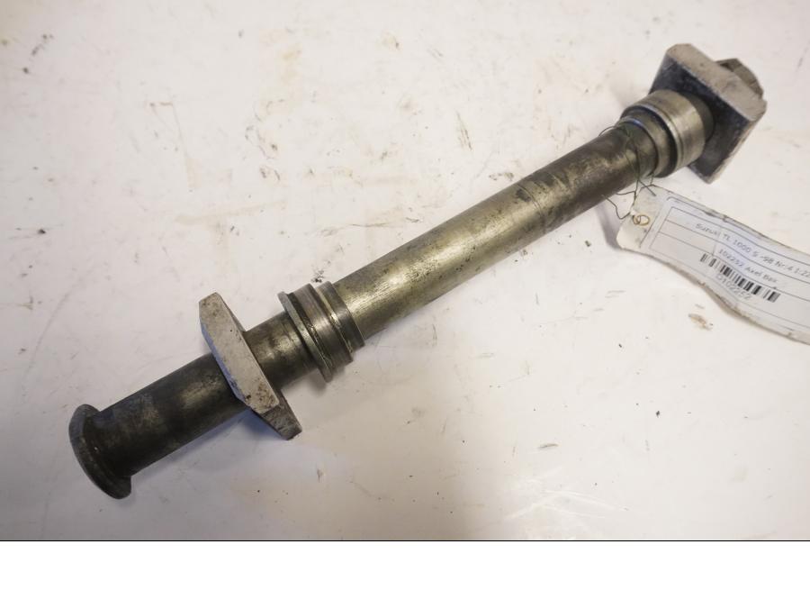 Framsidan på Axel från en Suzuki TL 1000 S -1998 motorcykel.