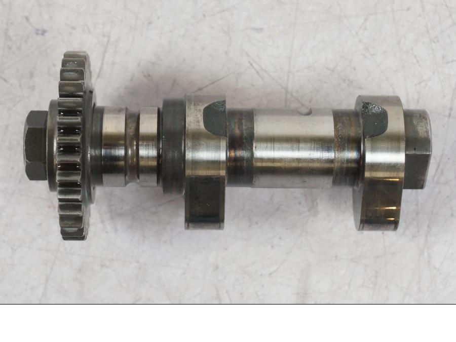 Snett nerifrÄn pÄ Kamaxel frÄn en BMW R 1200 GS -2018 motorcykel.