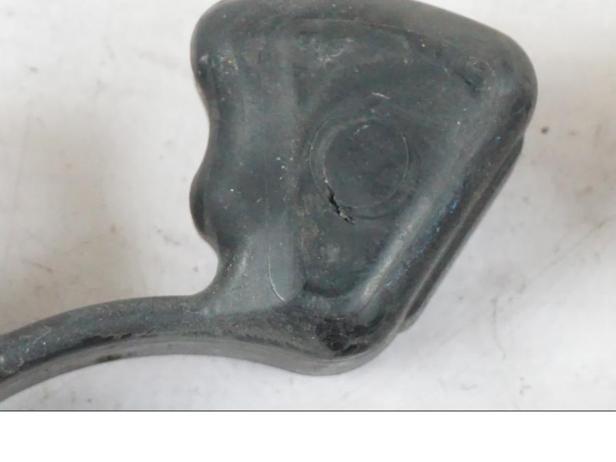 Vänster sida på Ryckutjämnare från en Kawasaki ER-6N -2016 motorcykel.