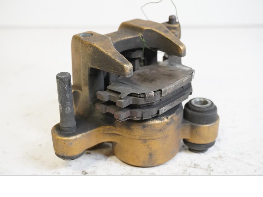 Höger sida på Bromsok från en Honda CBR 900 RR -2000 motorcykel.