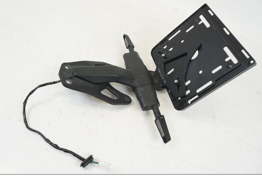 Extrabild6 på Skylthållare från en Triumph Speed Triple -2021 motorcykel.