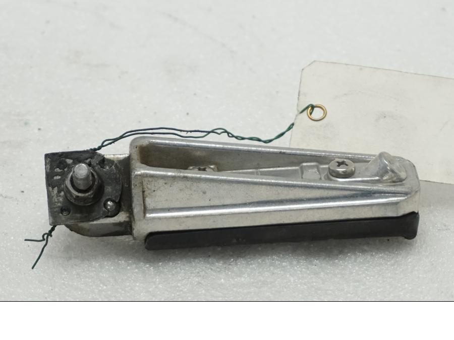 Baksidan på Fotpinne från en Yamaha TDM 900 -2002 motorcykel.