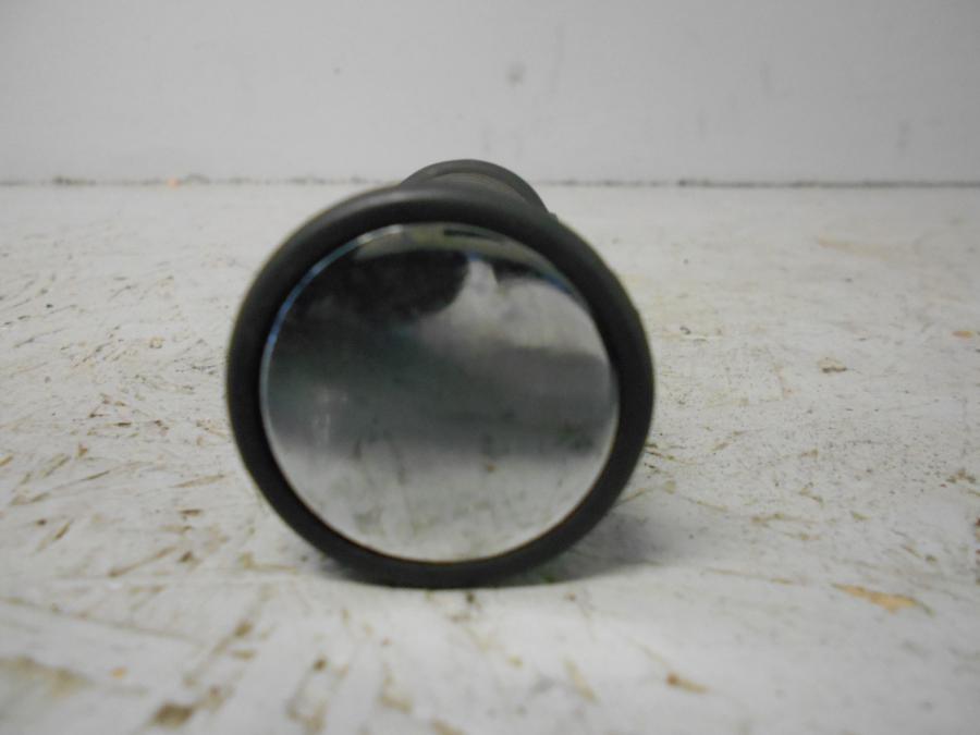 Baksidan pÄ Fotpinne frÄn en Suzuki VZ 1600 -2004 motorcykel.