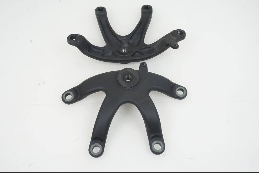 Baksidan på Motorfäste från en KTM 1290 Super Duke -2019 motorcykel.