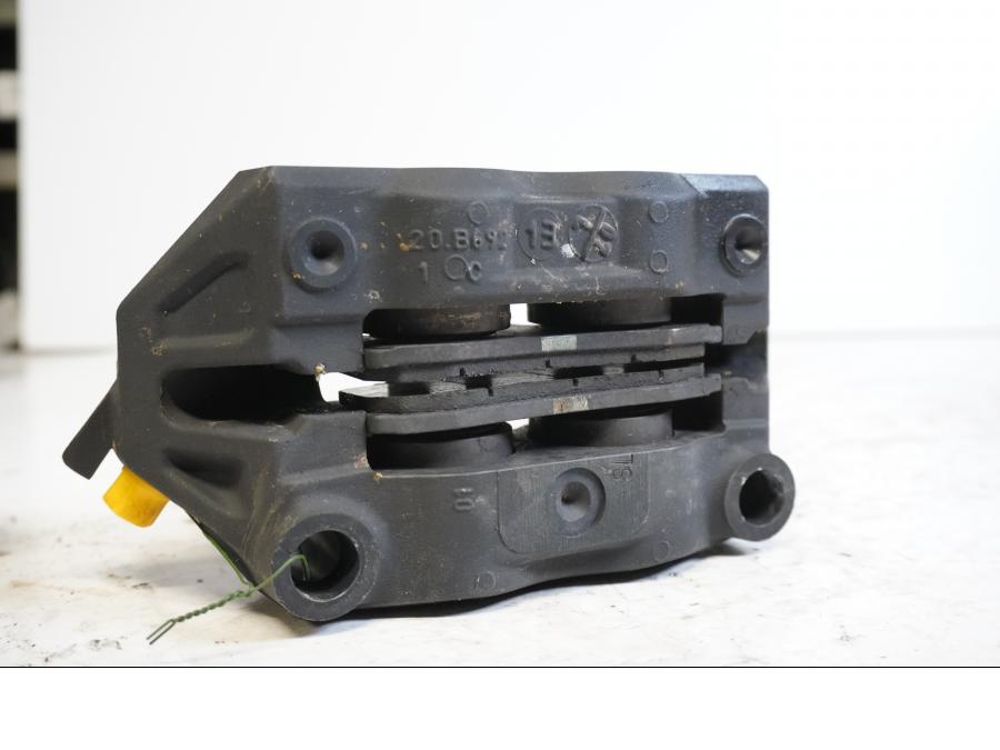 Höger sida på Bromsok från en BMW R 1200 GSA -2014 motorcykel.