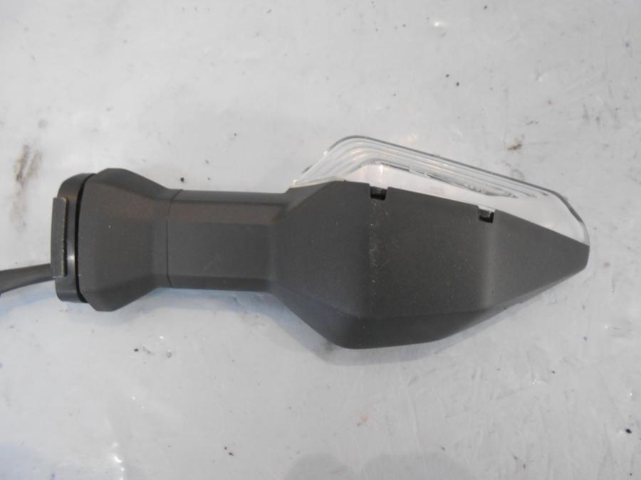 Baksidan på Blinkers från en Kawasaki Z 900 -2018 motorcykel.