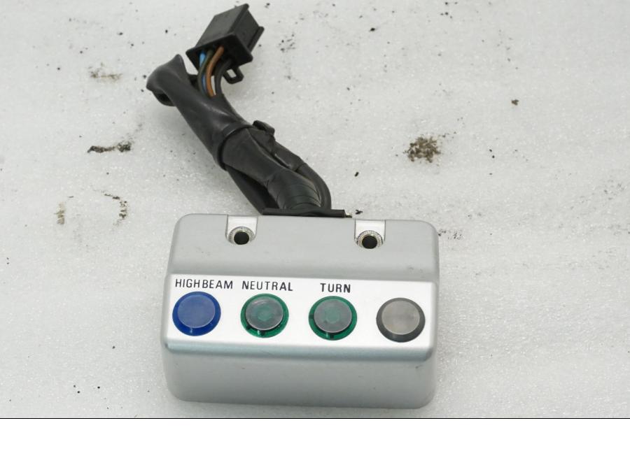 Framsidan på Kontrollamppanel från en Yamaha XV 535 -1996 motorcykel.