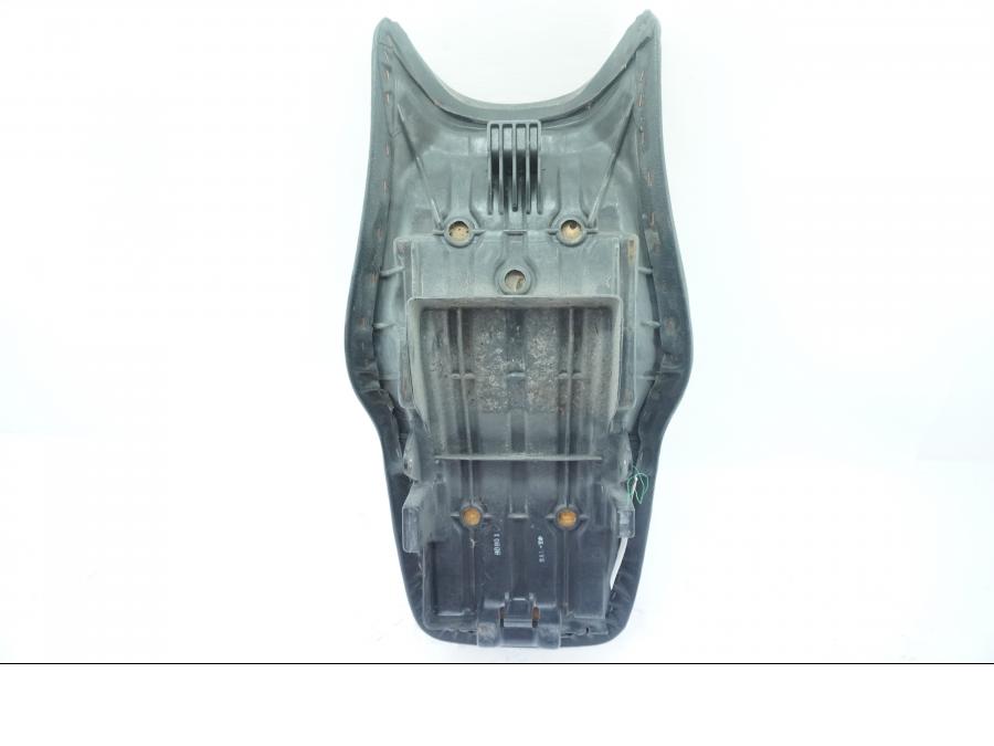 Snett uppifrÄn pÄ Sadel frÄn en Honda CBR 600 -1987 motorcykel.