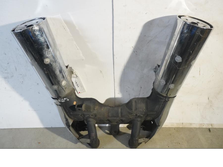 Vänster sida på Ljuddämpare från en Yamaha V-MAX 1200 -1991 motorcykel.
