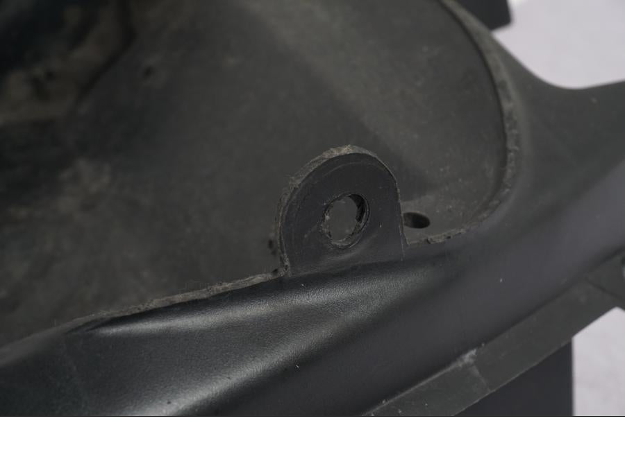 Extrabild6 på Undertail från en Suzuki GSX 1300 RX -1999 motorcykel.