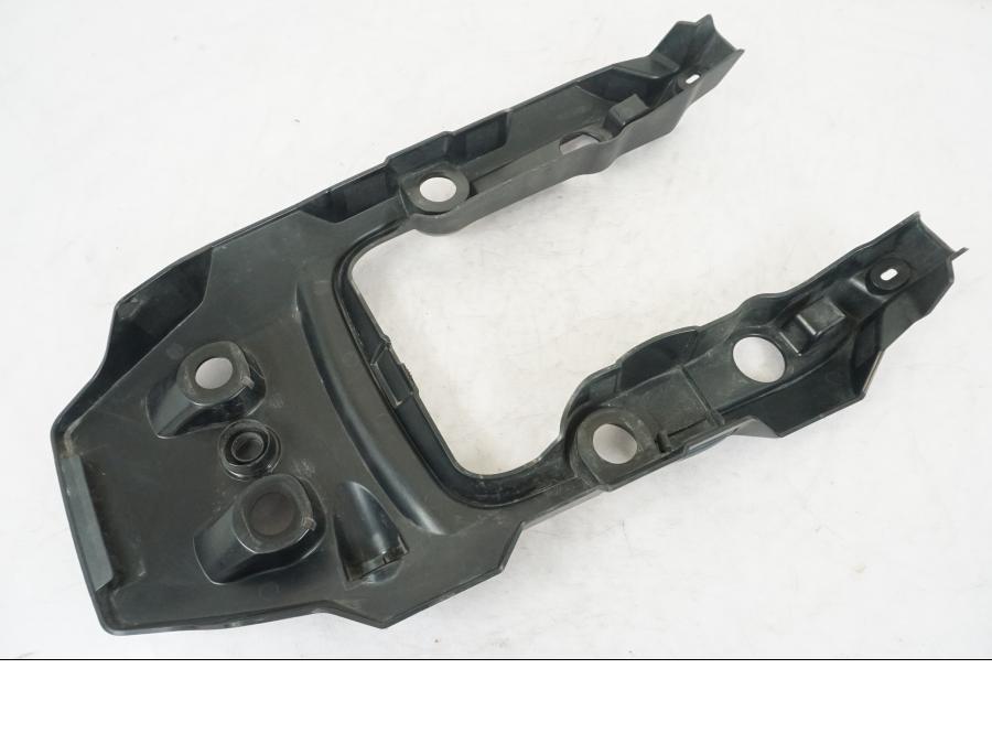 Extrabild1 på Bakvinge från en Triumph Tiger Explorer -2013 motorcykel.