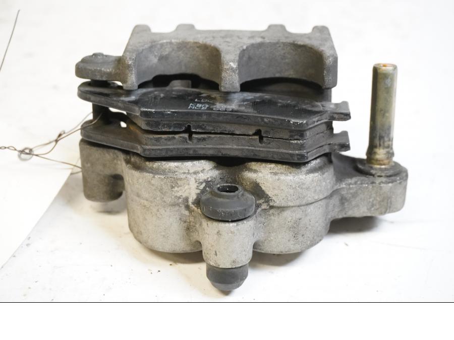 Höger sida på Bromsok från en Suzuki DR 650 -1998 motorcykel.