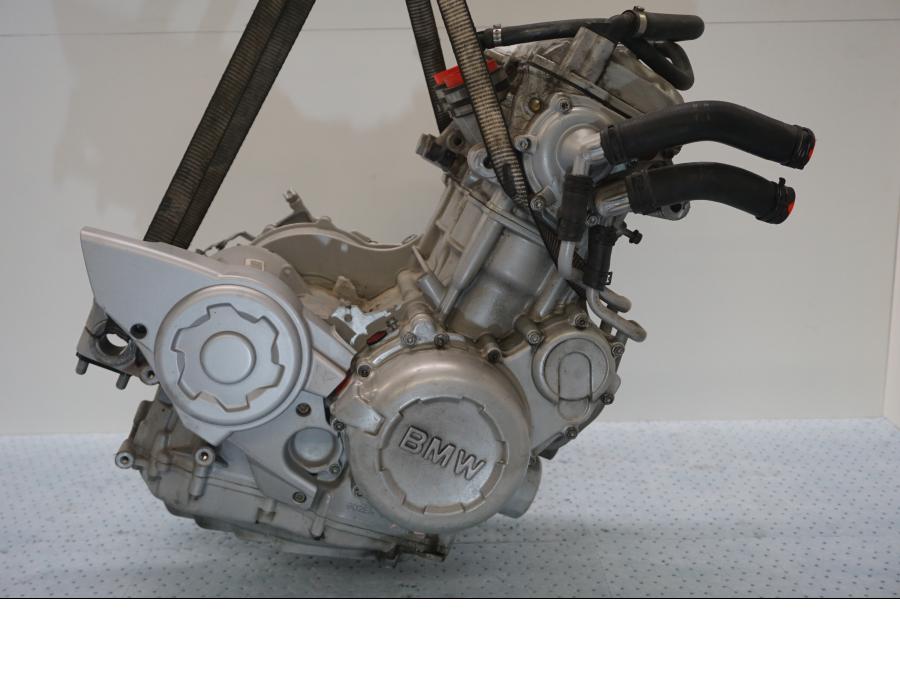 Framsidan på Motor från en BMW F 800 ST -2007 motorcykel.