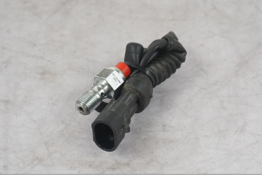 Höger sida på Bromsljuskontakt från en KTM 1290 Super Adventure S -2022 motorcykel.