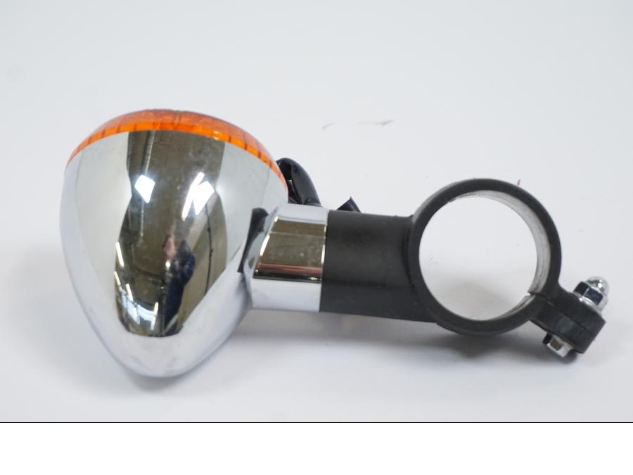 Snett nerifrÄn pÄ Blinkers frÄn en Kawasaki VN 800 -1998 motorcykel.