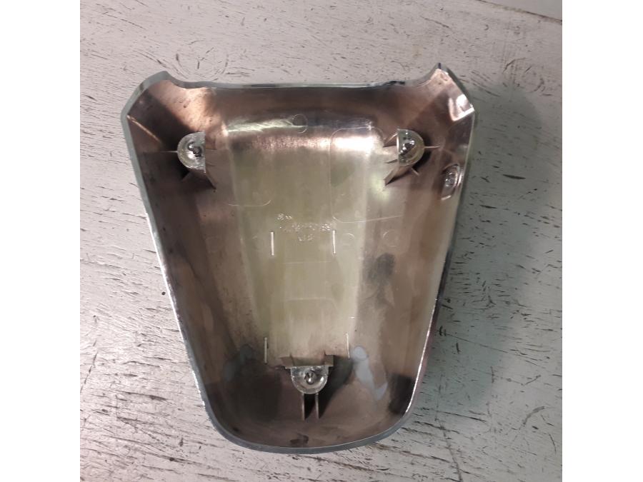 Baksidan på Dekorkåpa från en Kawasaki VN 900 -2007 motorcykel.