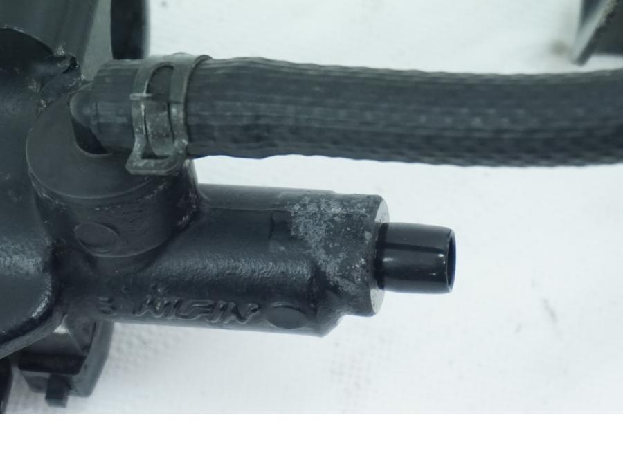 Höger sida på Bromshuvudcylinder från en Yamaha TRX 850 -1996 motorcykel.