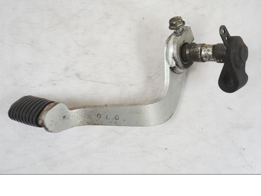 Höger sida på Bromspedal från en Honda CB 750 -1996 motorcykel.