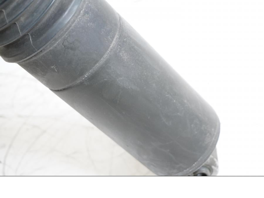 Snett uppifrån på Stötdämpare från en Honda VF 750 S -1982 motorcykel.