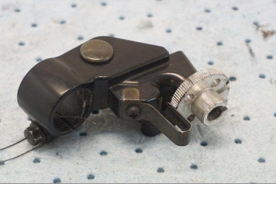 Baksidan på Kopplingsklo från en Yamaha YZF 1000 R1 -2001 motorcykel.