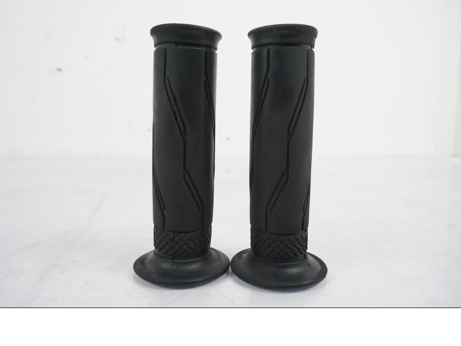 Vänster sida på Gummihandtag från en Yamaha YZF 1000 R1 -2007 motorcykel.