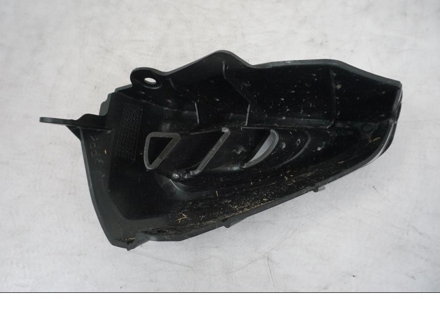 Höger sida på Luftintag från en Yamaha MT-07 -2023 motorcykel.