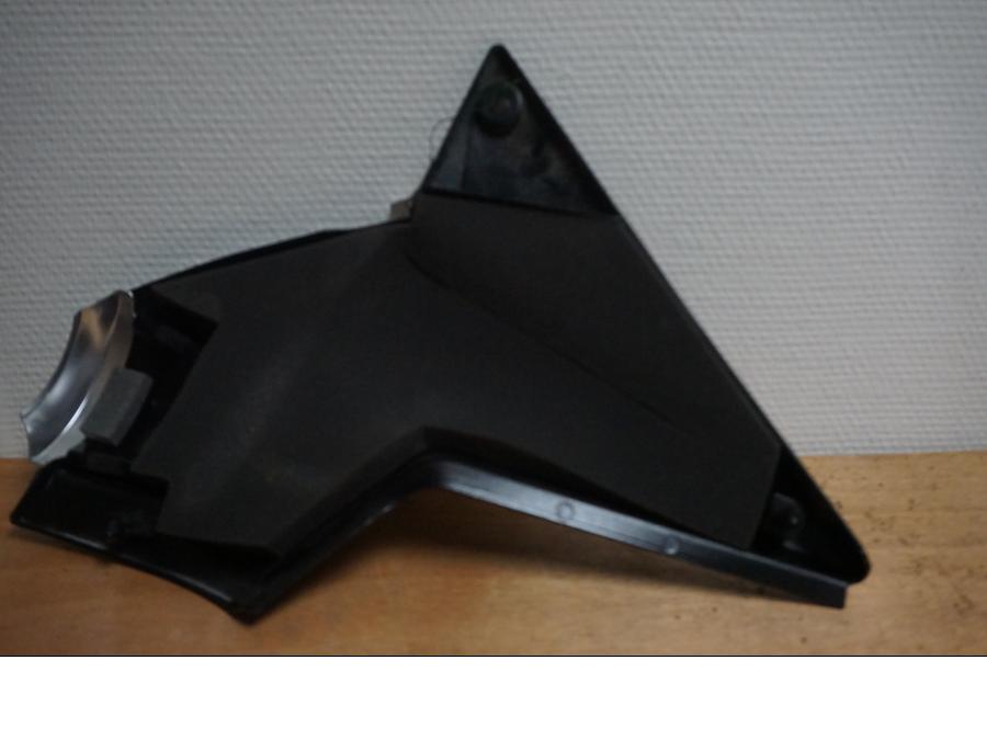 Höger sida pÄ Sidopanel frÄn en Yamaha XJR 1300 -2005 motorcykel.